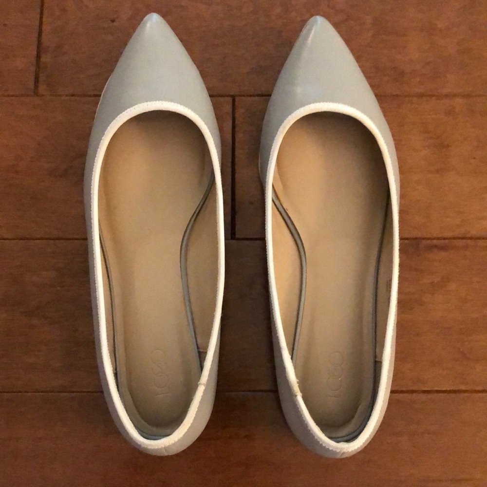 LOGO BY LORI GOLDSTEIN 9.5 Ballet Flats Gray/White